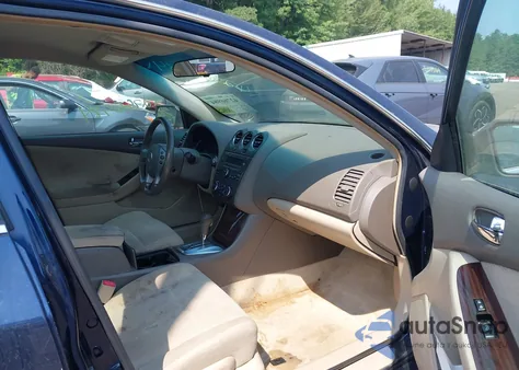 2010 Nissan Altima 2.5 S z USA, uszkodzony, nr VIN 1N4AL2AP1AN441049